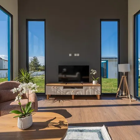 Lotus Villas&suites * Gerakini